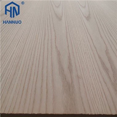 Sarkanā ozola greznais saplāksnis