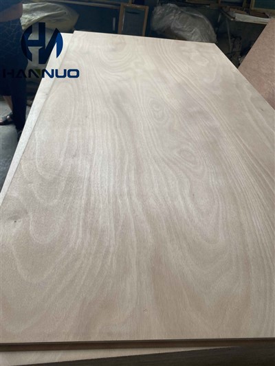 100 procenti Okoume jūras saplāksnis